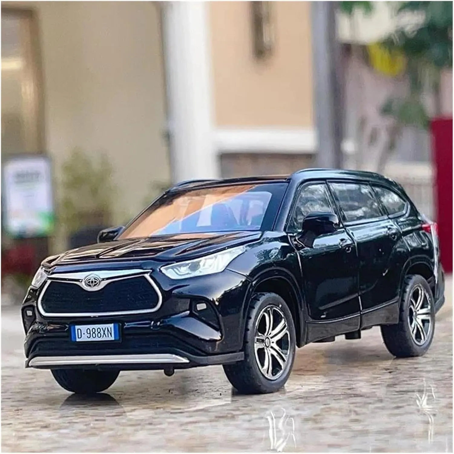 1 32 for Toyota Highlander 2023 SUV Alloy Die Cast Toy Car Model Pull Back Collectibles Boy Gift Decorations Classic Cars Collectible(White)