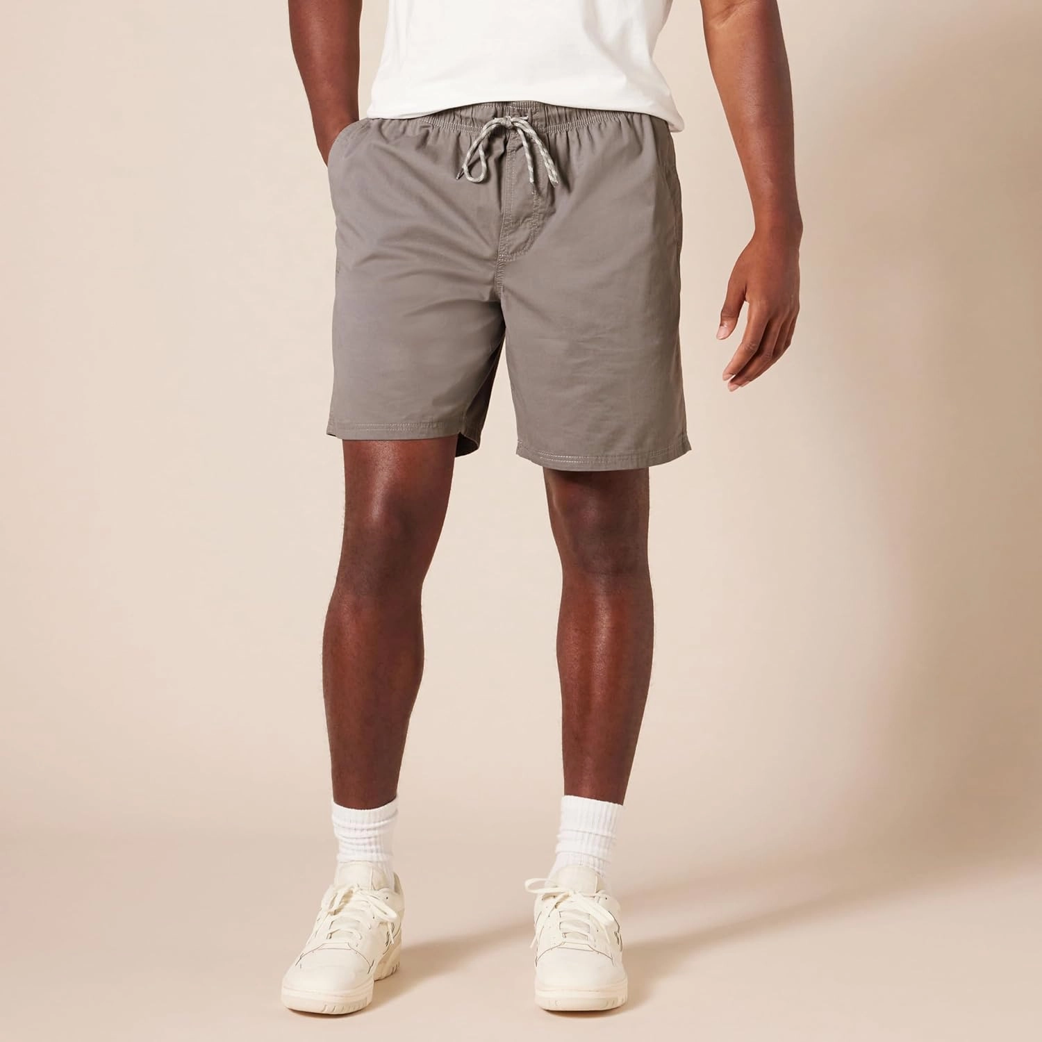 Amazon Essentials Men's 8" Inseam Relaxed-Fit Drawstring Walk Short (Available in Plus Size)