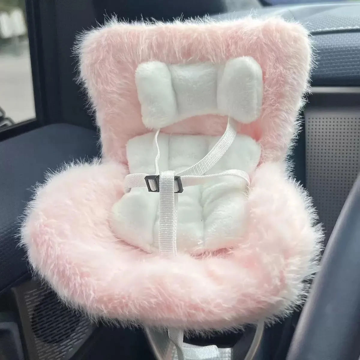 Car Seat for Dolls with Soft Furry Cushion for 10-17cm Dolls, Accessories Car Seat for Labubu, Air Vent Clip and Desktop Stand, Cute and Functional Car Ornament for Doll Fans and Collectors (Pink)