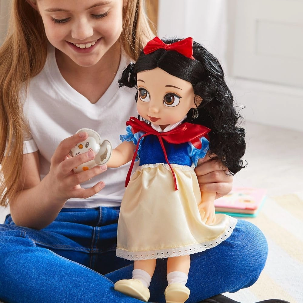 Disney Store Official Animators' Collection Snow White Doll, 16 Inch, Molded Details, Fully Posable Toy in Satin Dress - Suitable for Ages 3  Toy Figure