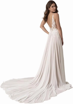 Fair Lady Wedding Dresses for Bride 2024 Lace Appliques A-Line V Neck Chiffon Bridal Ball Gown with Train