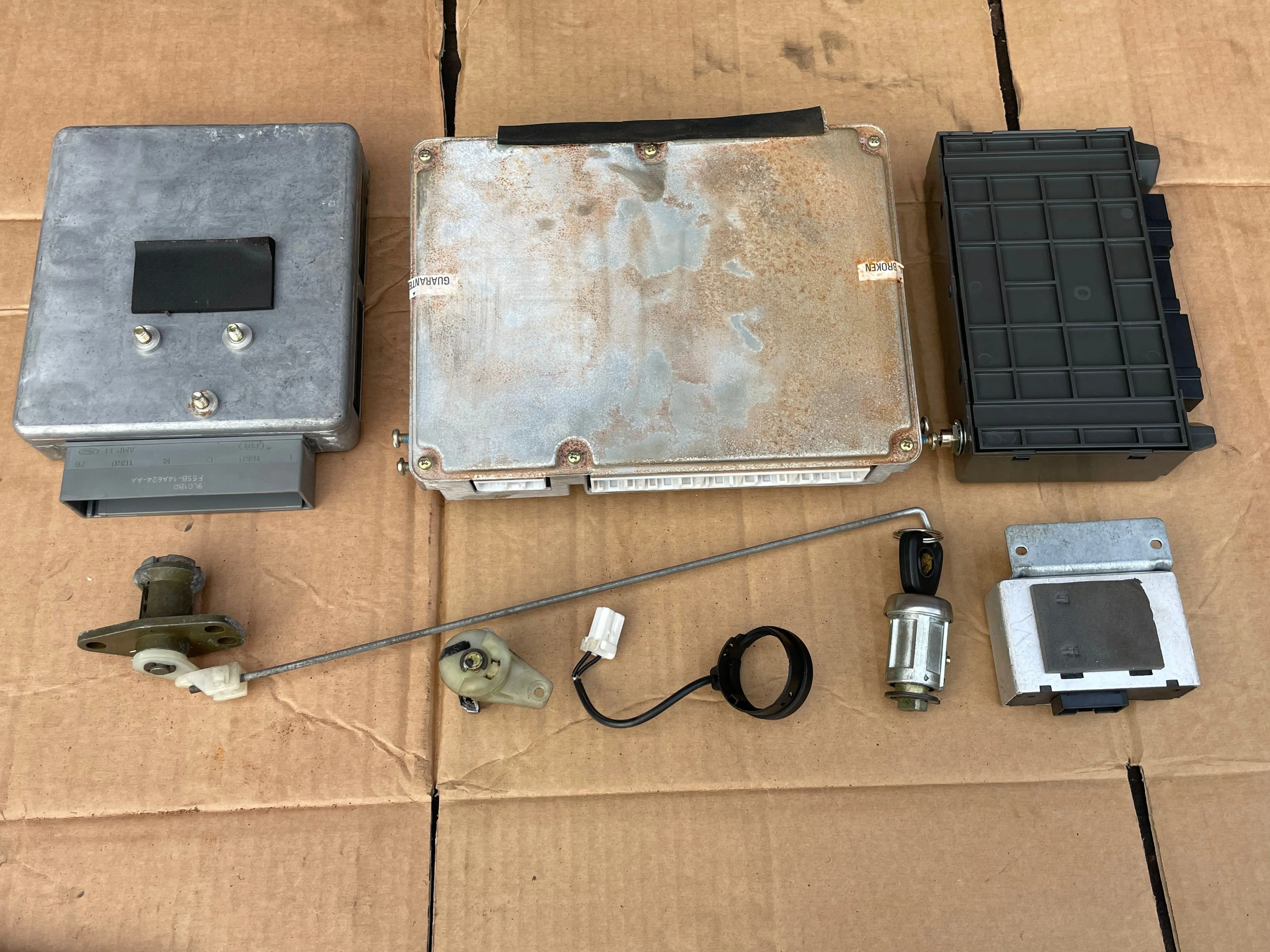 Jaguar X308 XJ8 3.2 Security system set up Engine ECU module key lock set, Transponder, Reader exciter, BCM
