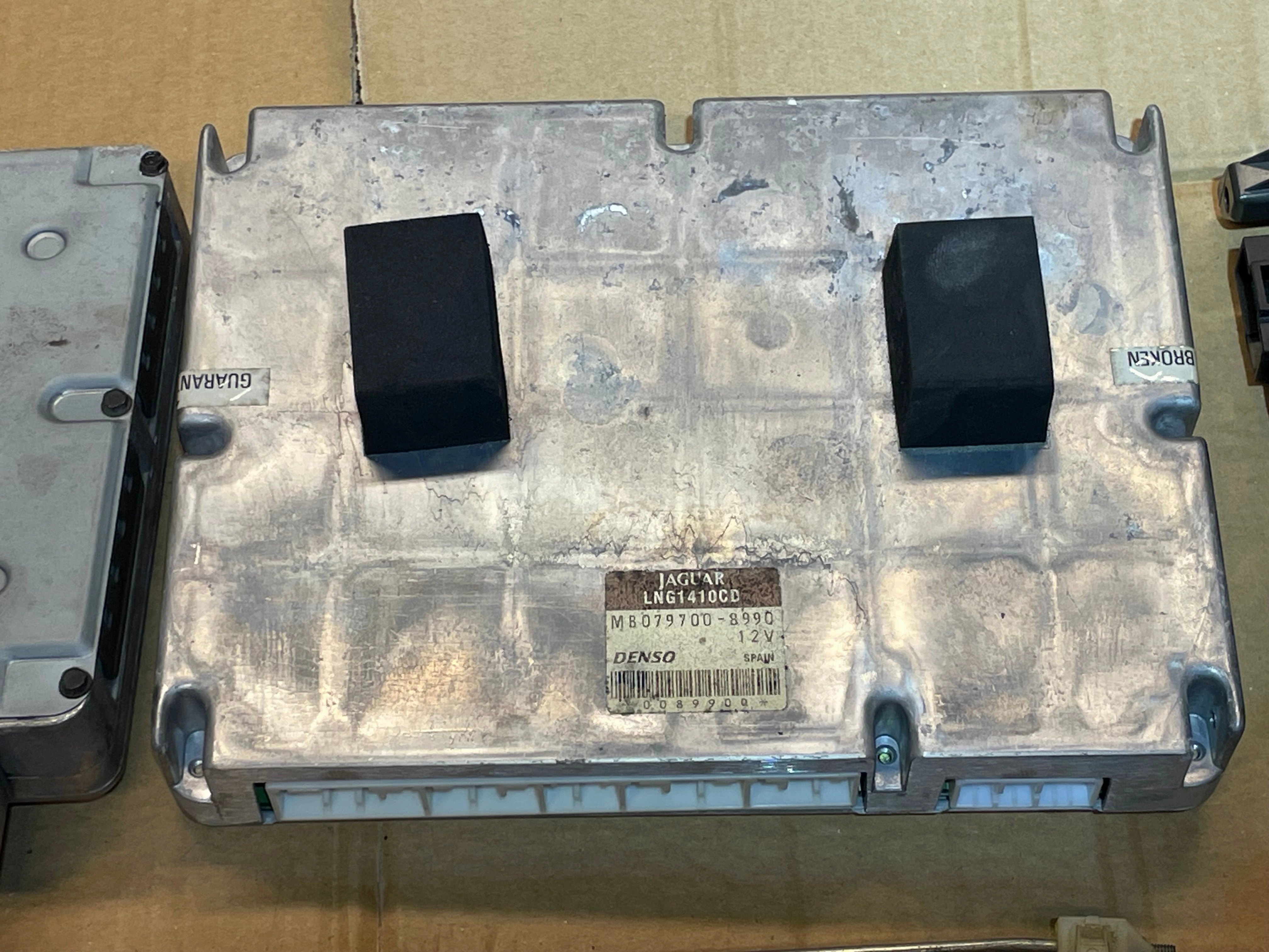 Jaguar 2001 X308 XJ8 3.2 Security system set up Engine ECU module key lock, Transponder, Reader exciter, BCM