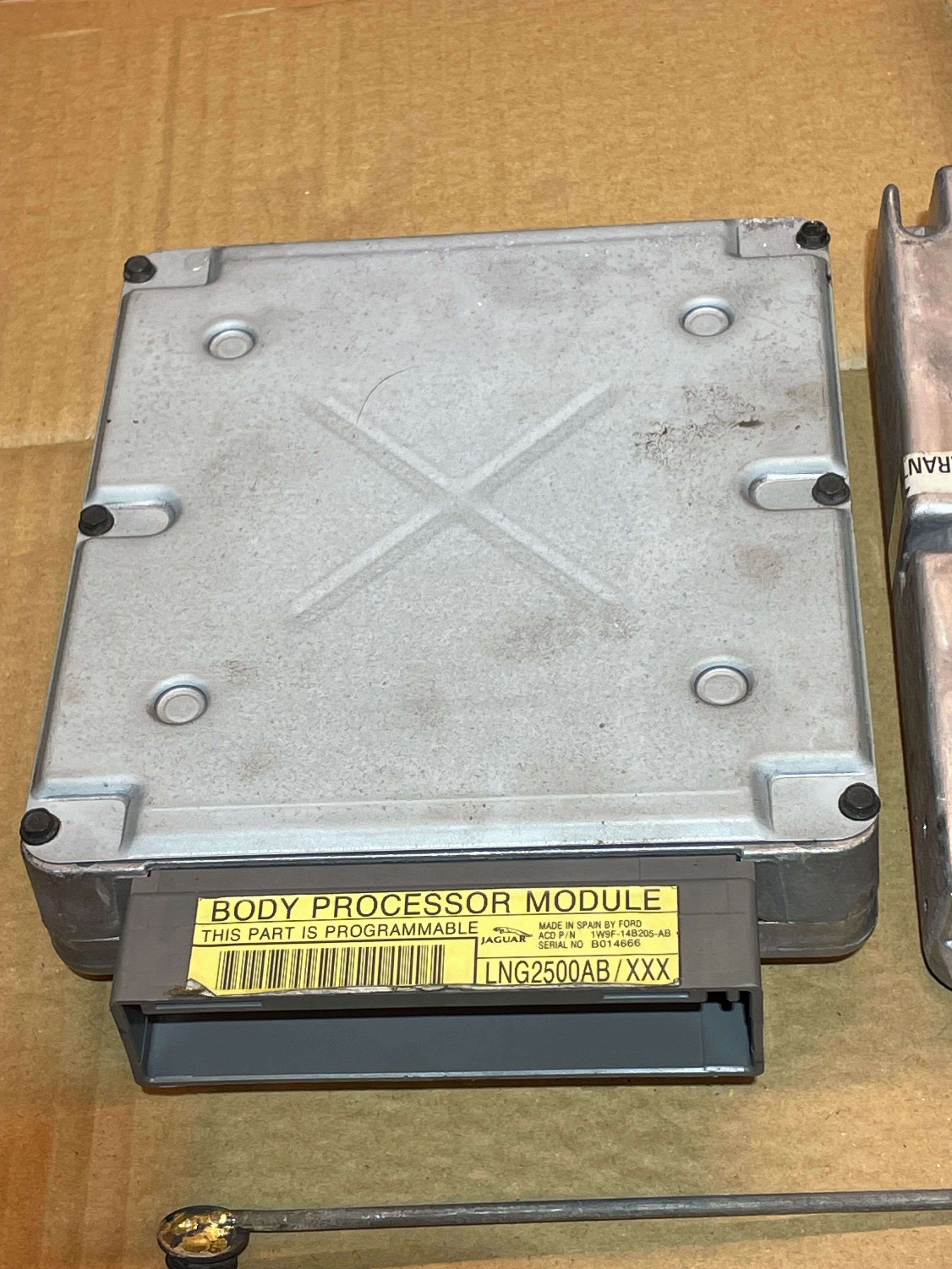 Jaguar 2001 X308 XJ8 3.2 Security system set up Engine ECU module key lock, Transponder, Reader exciter, BCM