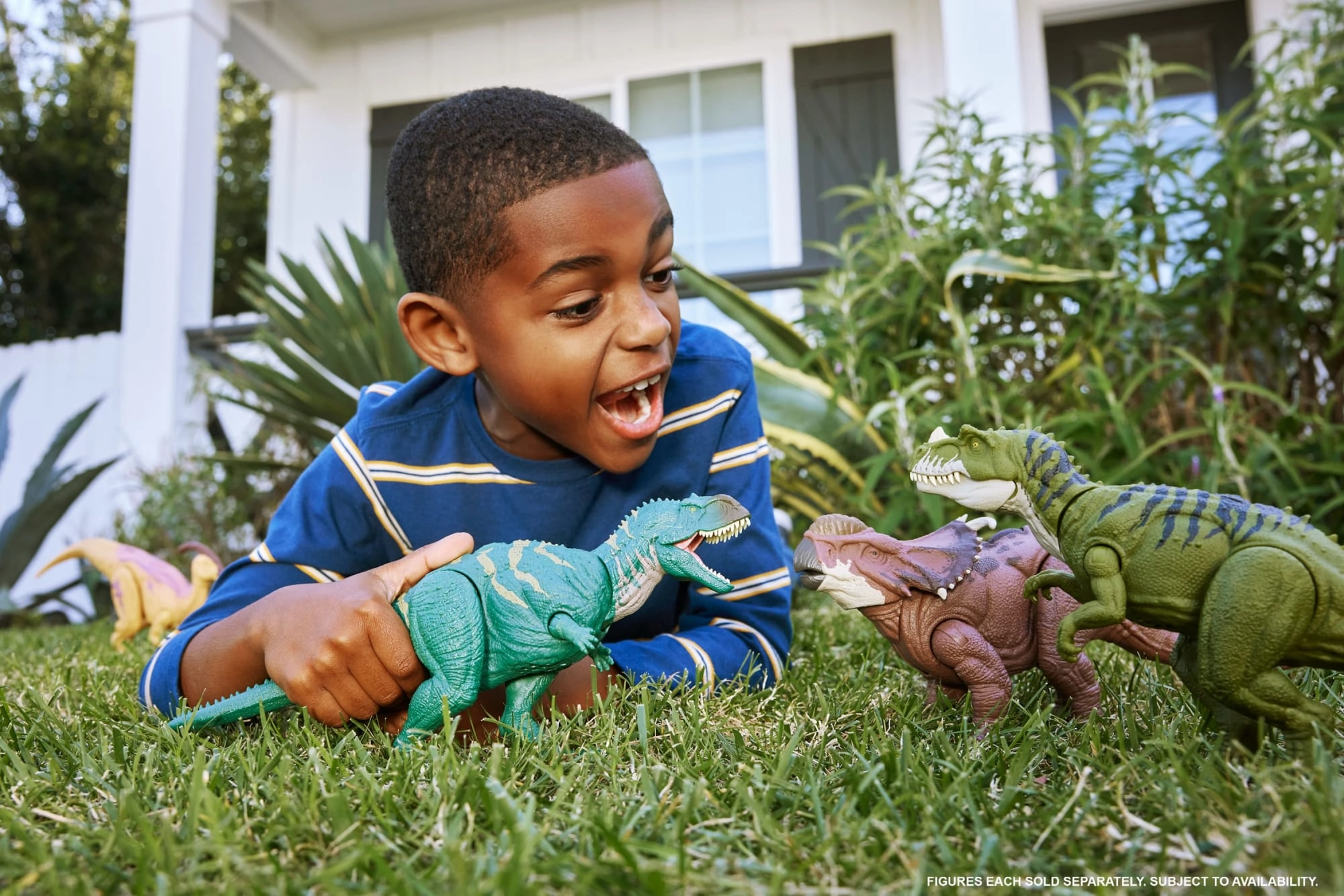Jurassic World Wild Roar Pachyrhinosaurus Dinosaur Action Figure Toy, Head Strike Attack & Sound