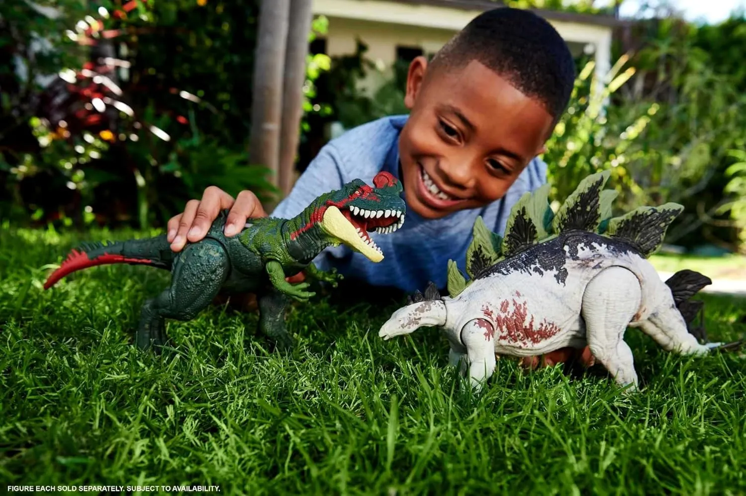 Mattel Jurassic World Gigantic Trackers Action Figure, Stegosaurus Dinosaure Toy with Attack Motion & Tracking Gear, Plus Downloadable App & AR