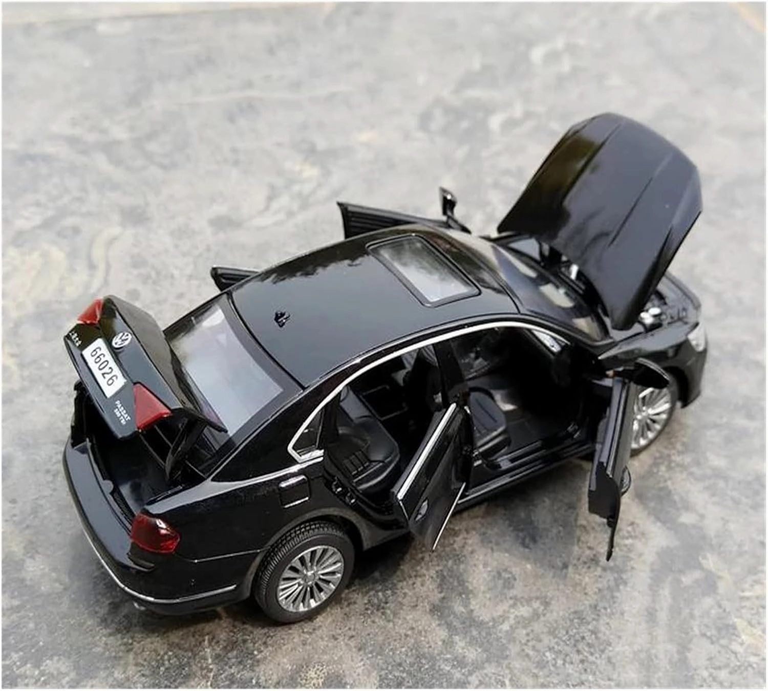 Metal Vehicles Toys 1:32 for Passat Scale Alloy Model Car Diecasts Toy Sound and Light to Friends and Family Display Home Or Office Décor(White)