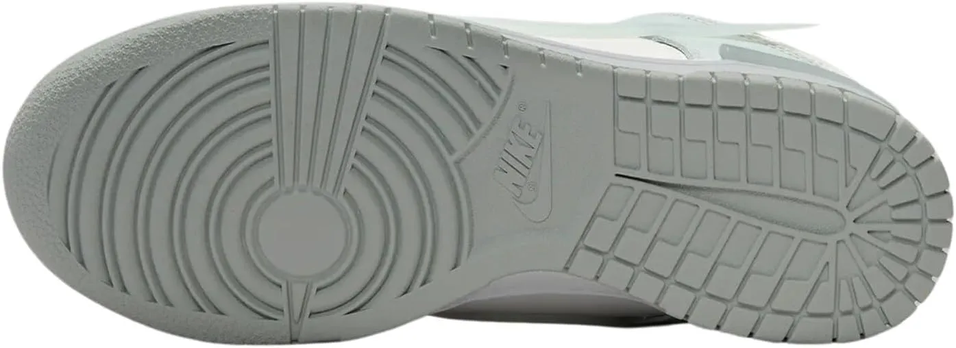 Nike Women's Classic