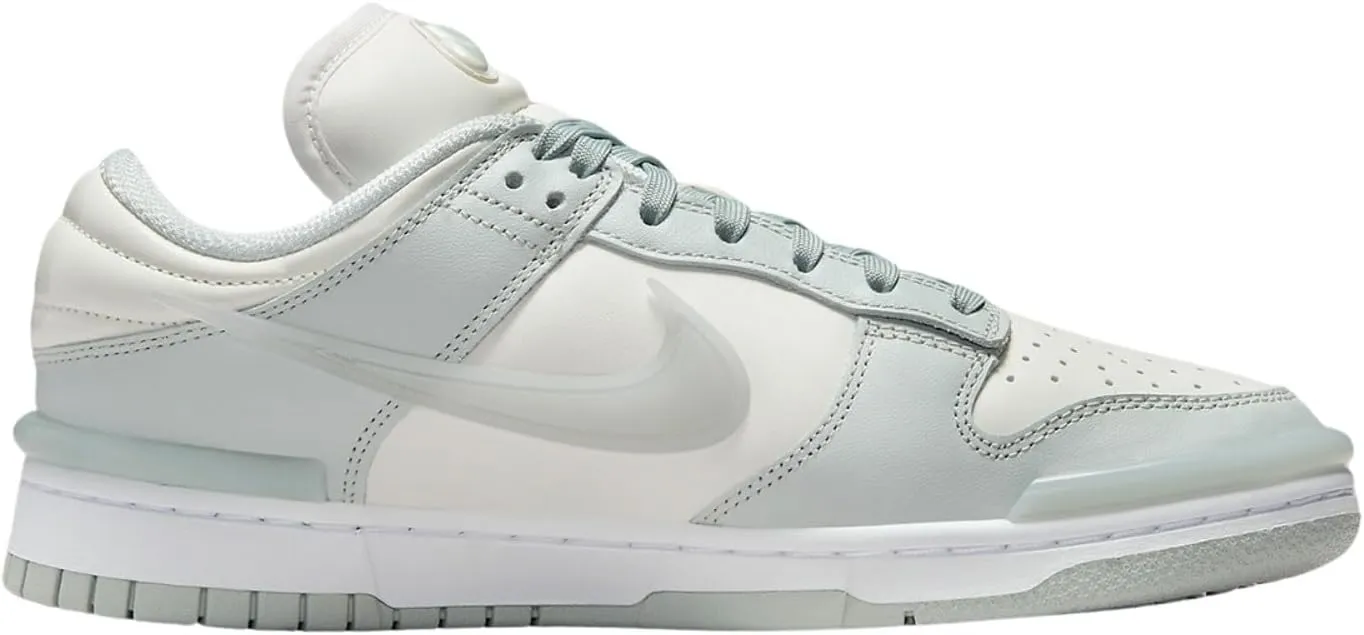 Nike Women's Classic