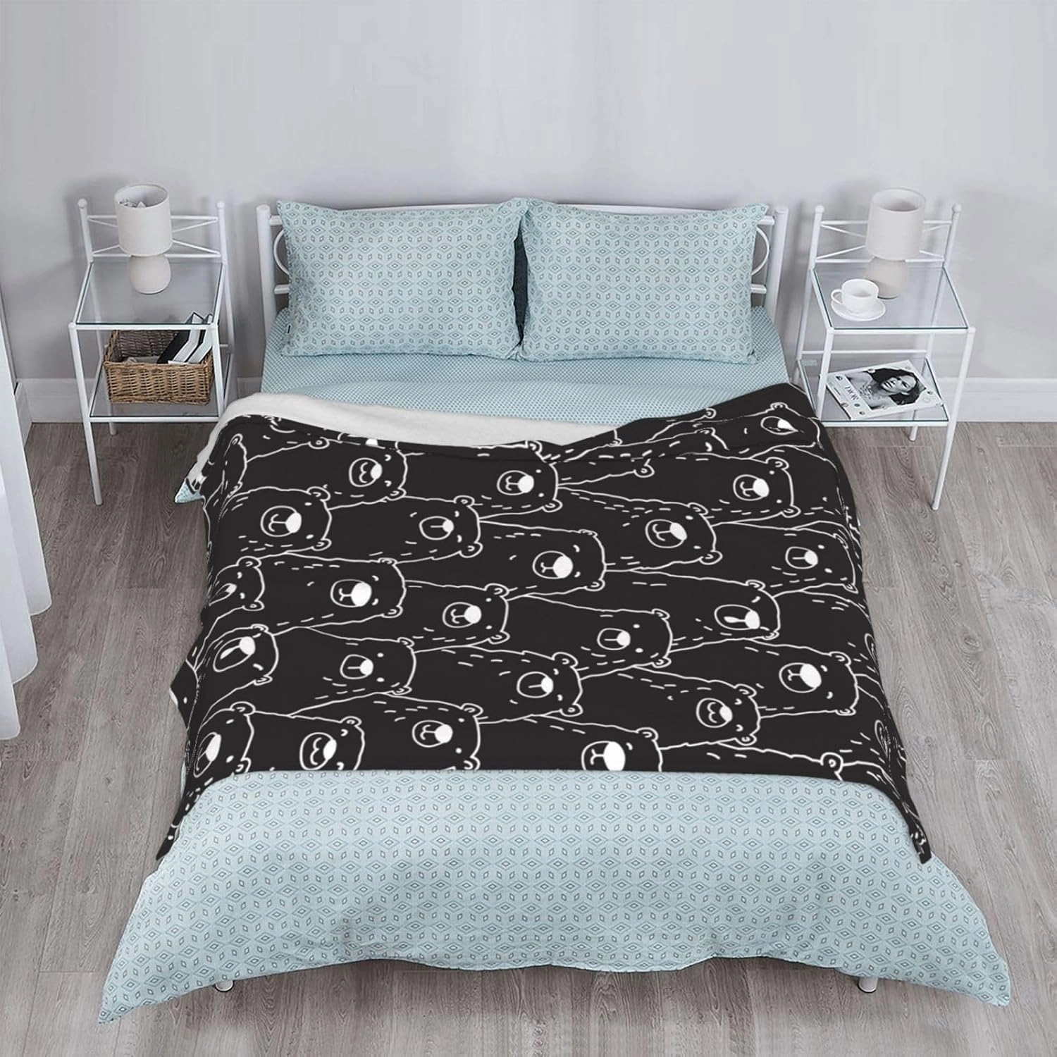 Perinsto Cute Bears Black Background Throw Blanket Ultra Soft Warm All Season Decorative Fleece Blankets for Bed Chair Car Sofa Couch Bedroom 50"X40"