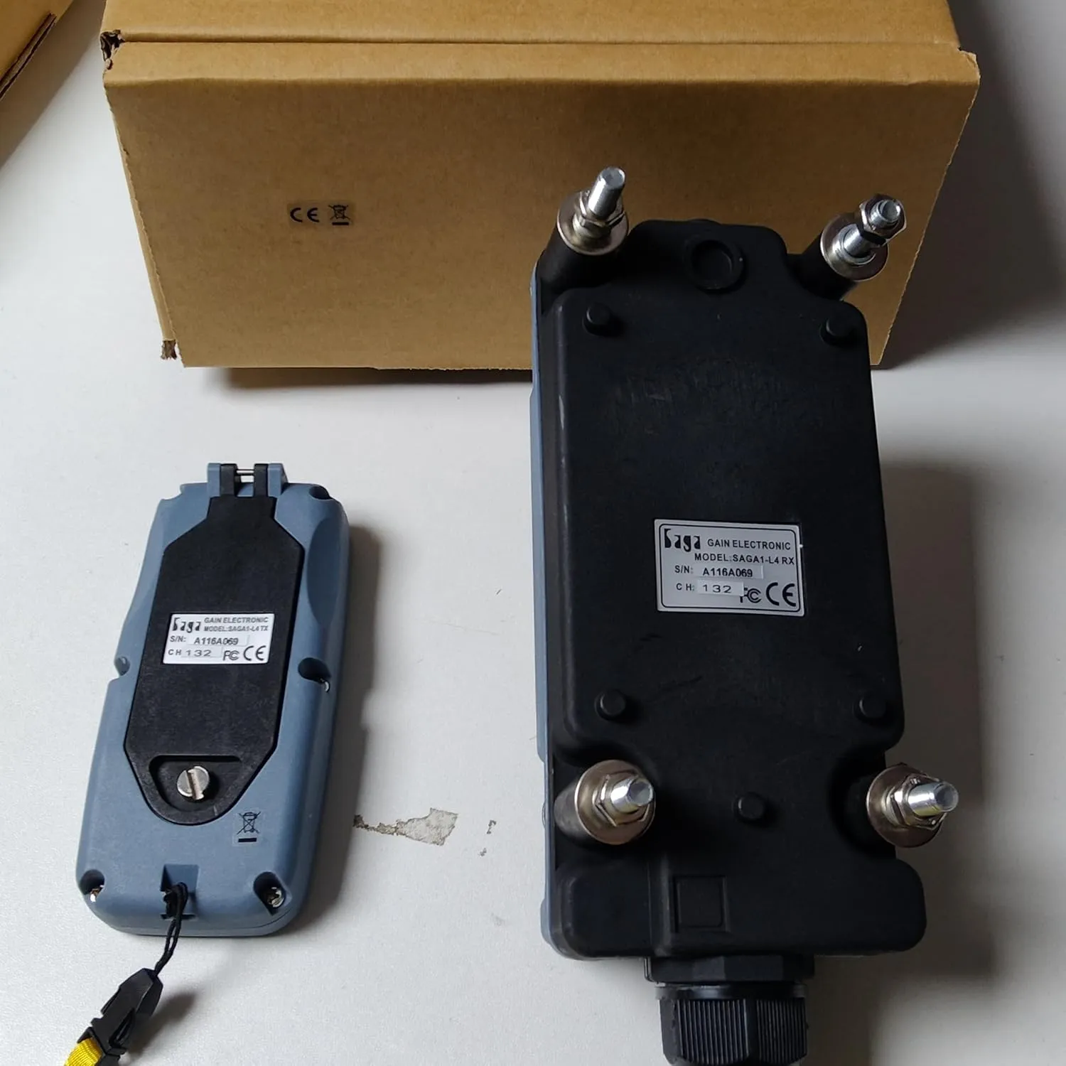 SAGA-L4 Mini Wireless Crane Remote Control for Winch Lifting Electric Hoist Crane Dump Trailer Truck Tail Gate Transmitter 12-24V Receiver