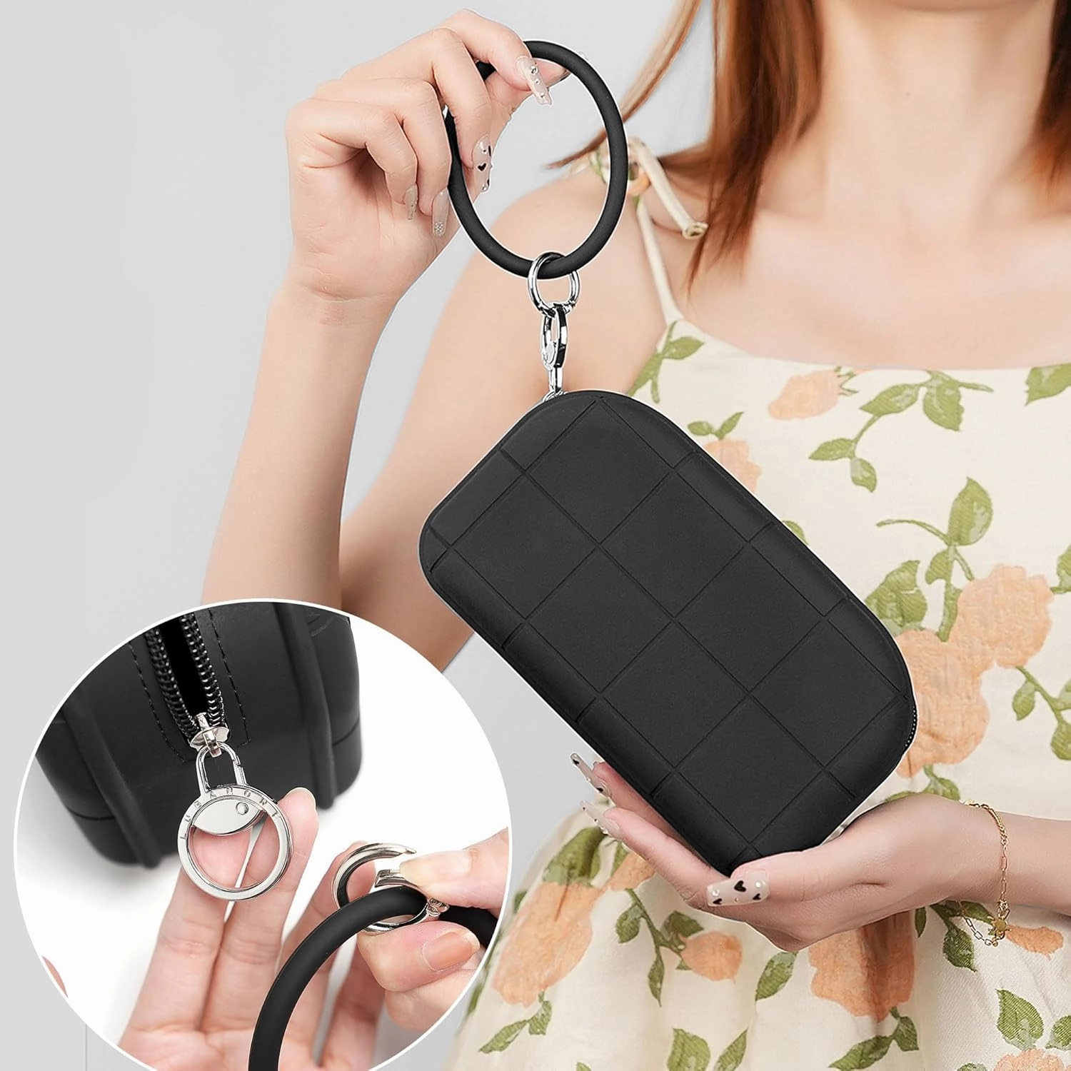 Silicone Makeup Bag Travel Cosmetic Bag Stuff Bag Makeup Pouch Cute Makeup Organizer Versatile Zipper Pouch for Women (Black)