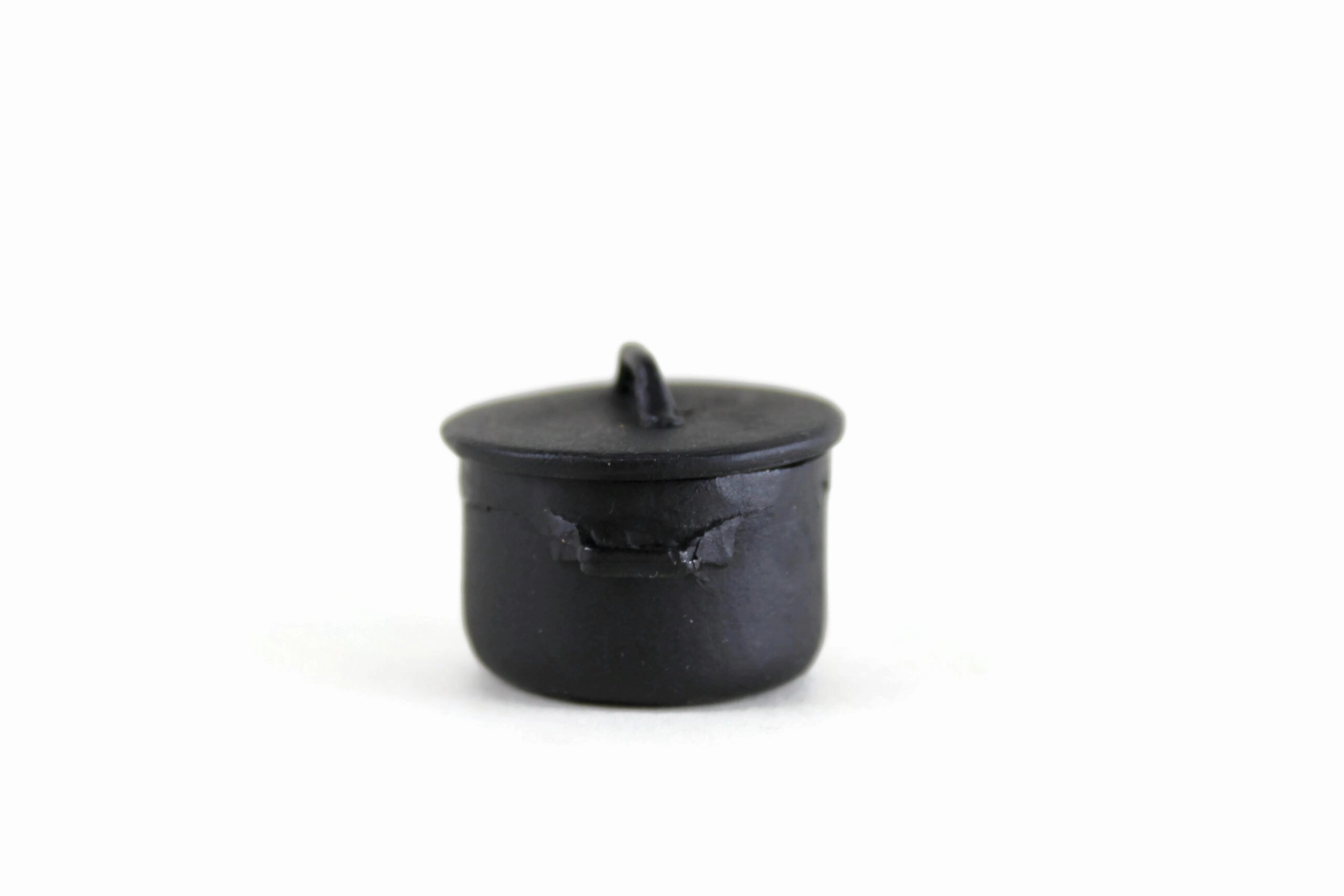 Vintage 1:12 Miniature Dollhouse Black Stockpot