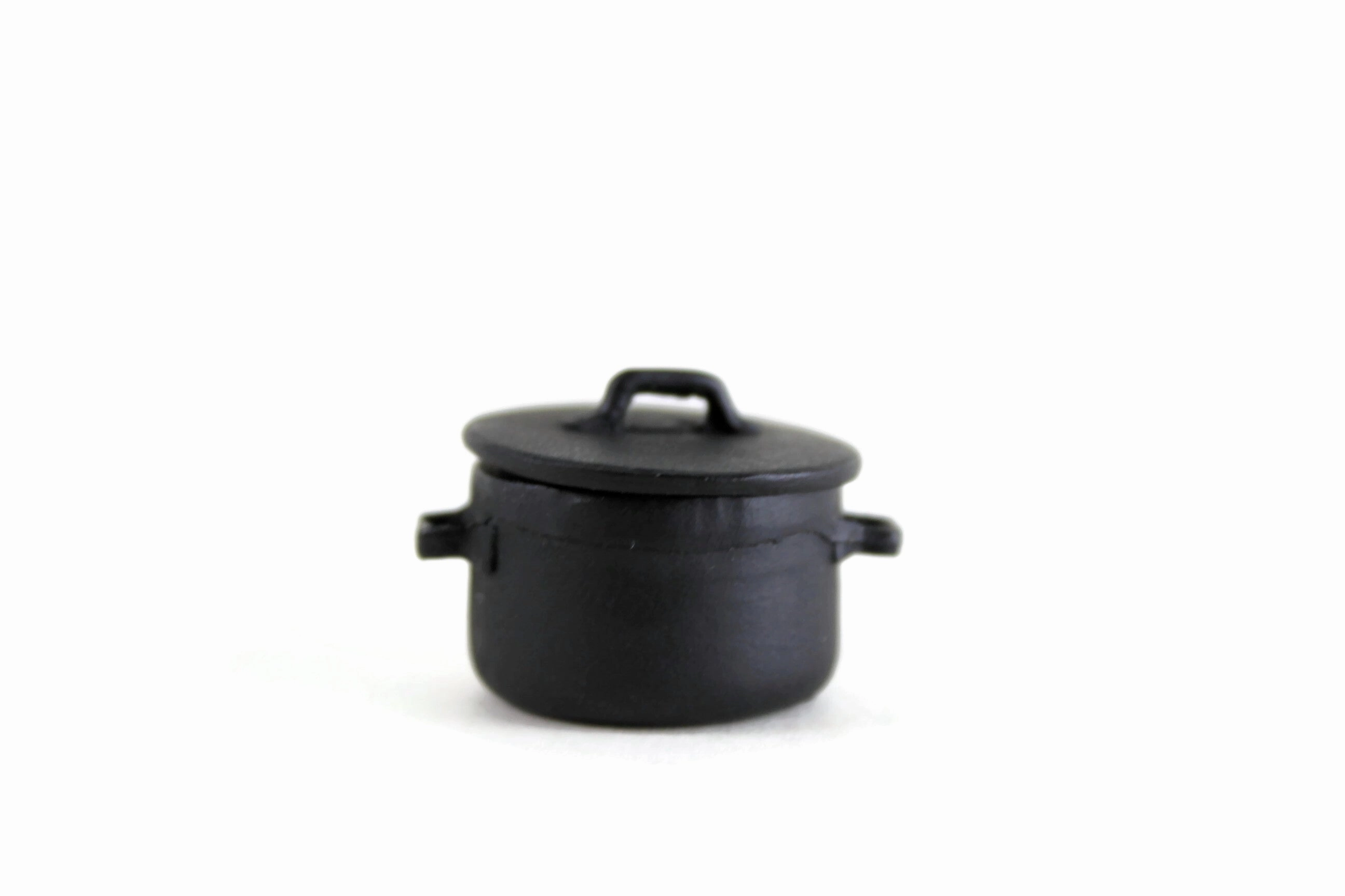 Vintage 1:12 Miniature Dollhouse Black Stockpot
