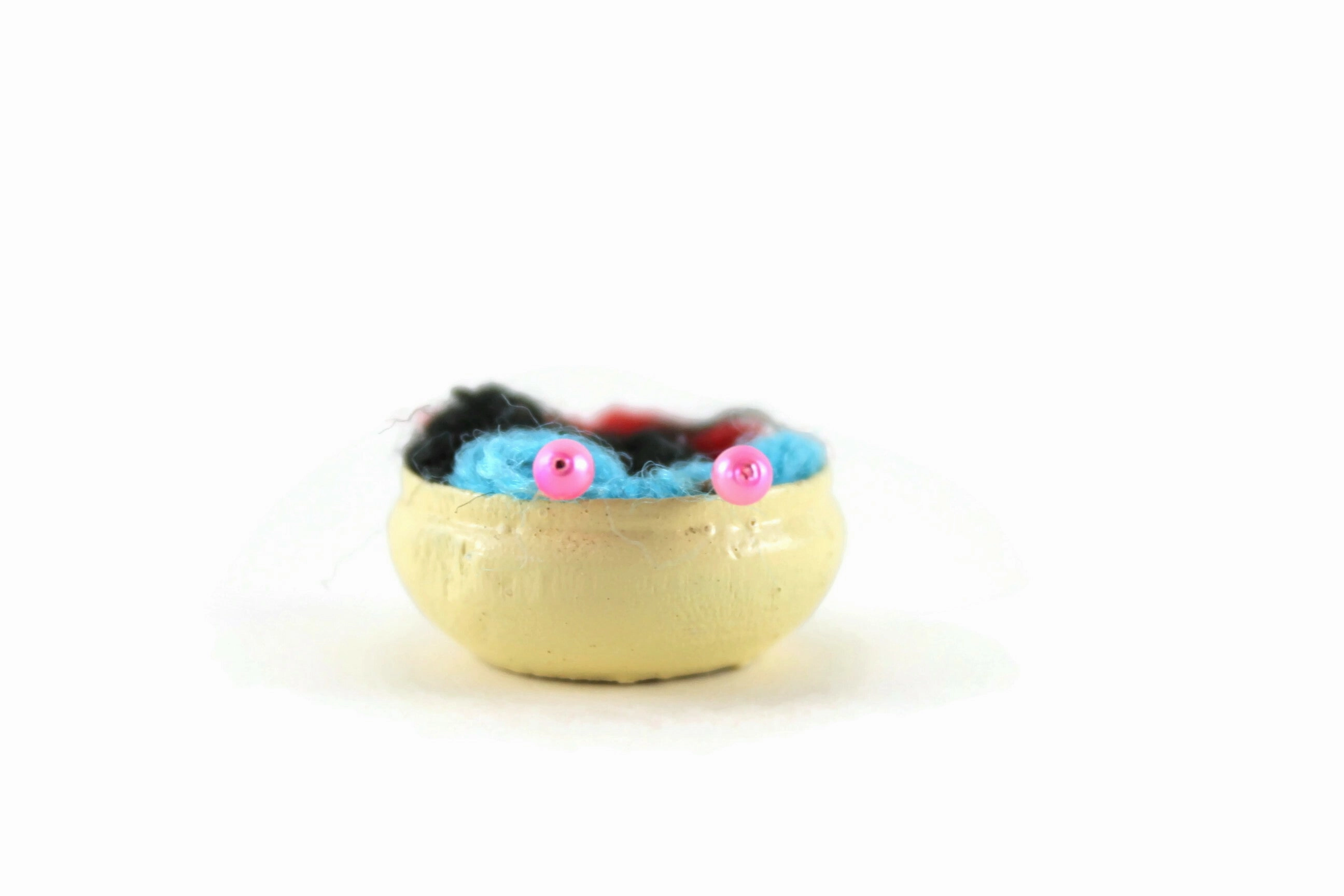 Vintage 1:12 Miniature Dollhouse Bowl with Yarn & Knitting Needles