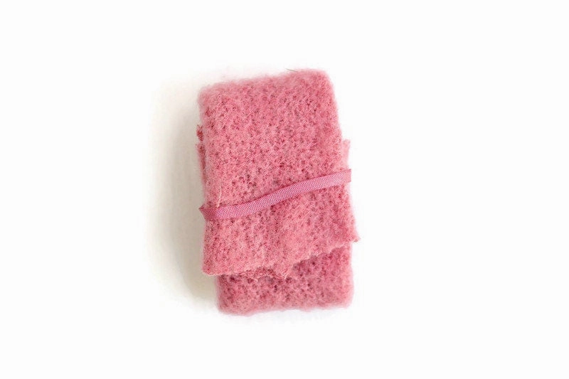 Vintage 1:12 Miniature Dollhouse Pink Floral Towel Set
