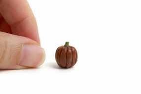 Vintage 1:12 Miniature Dollhouse Small Dark Orange Pumpkin