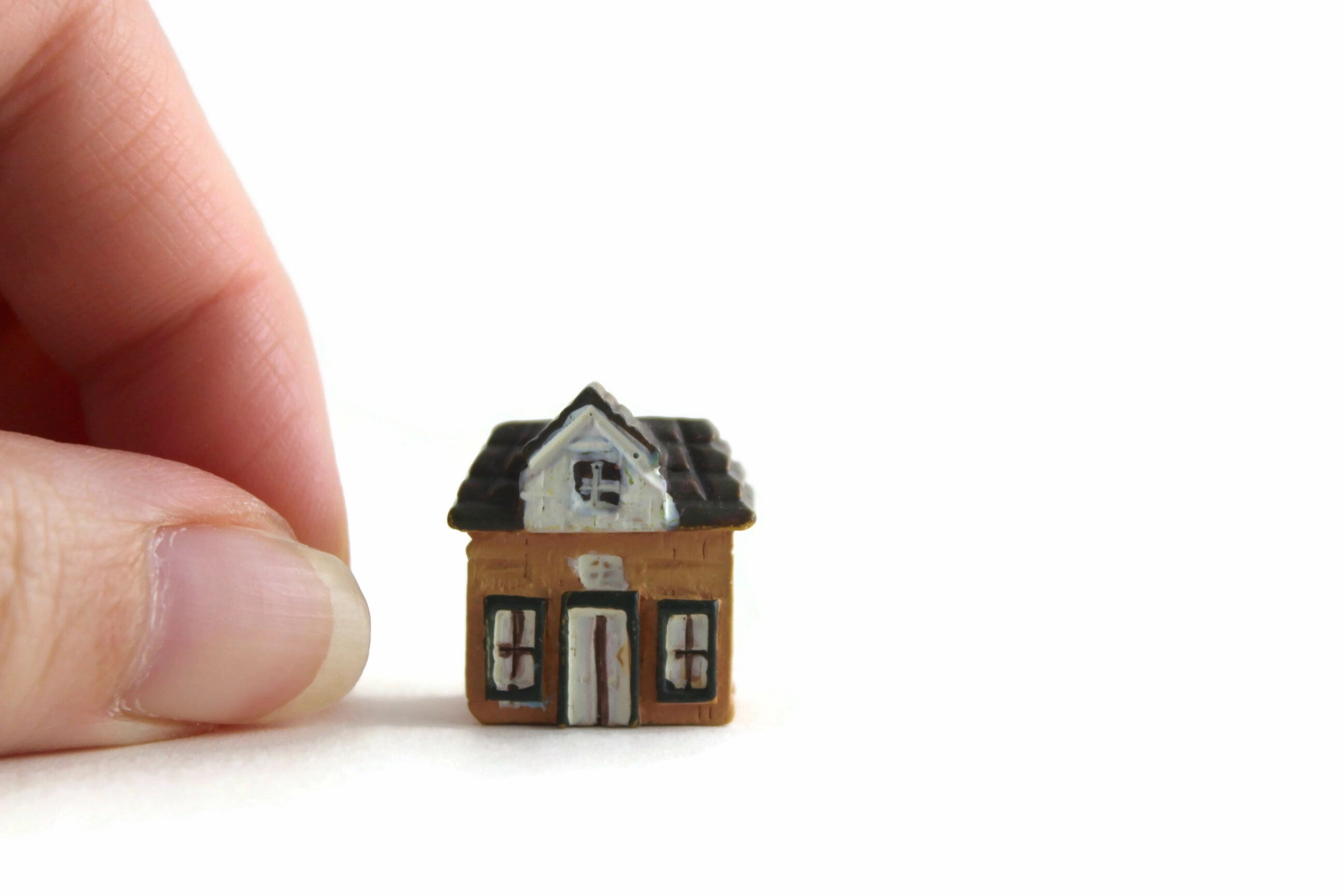 Vintage 1:12 Miniature Dollhouse Tiny Brown House Figurine