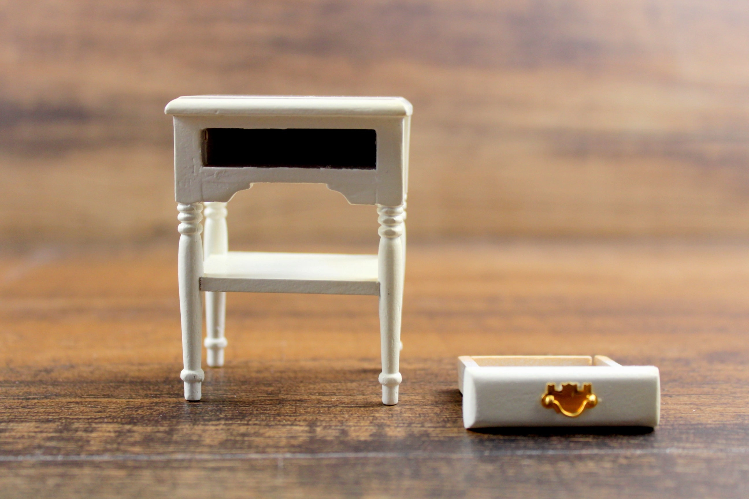 Vintage 1:12 Miniature Dollhouse White End Table, Side Table or Nightstand