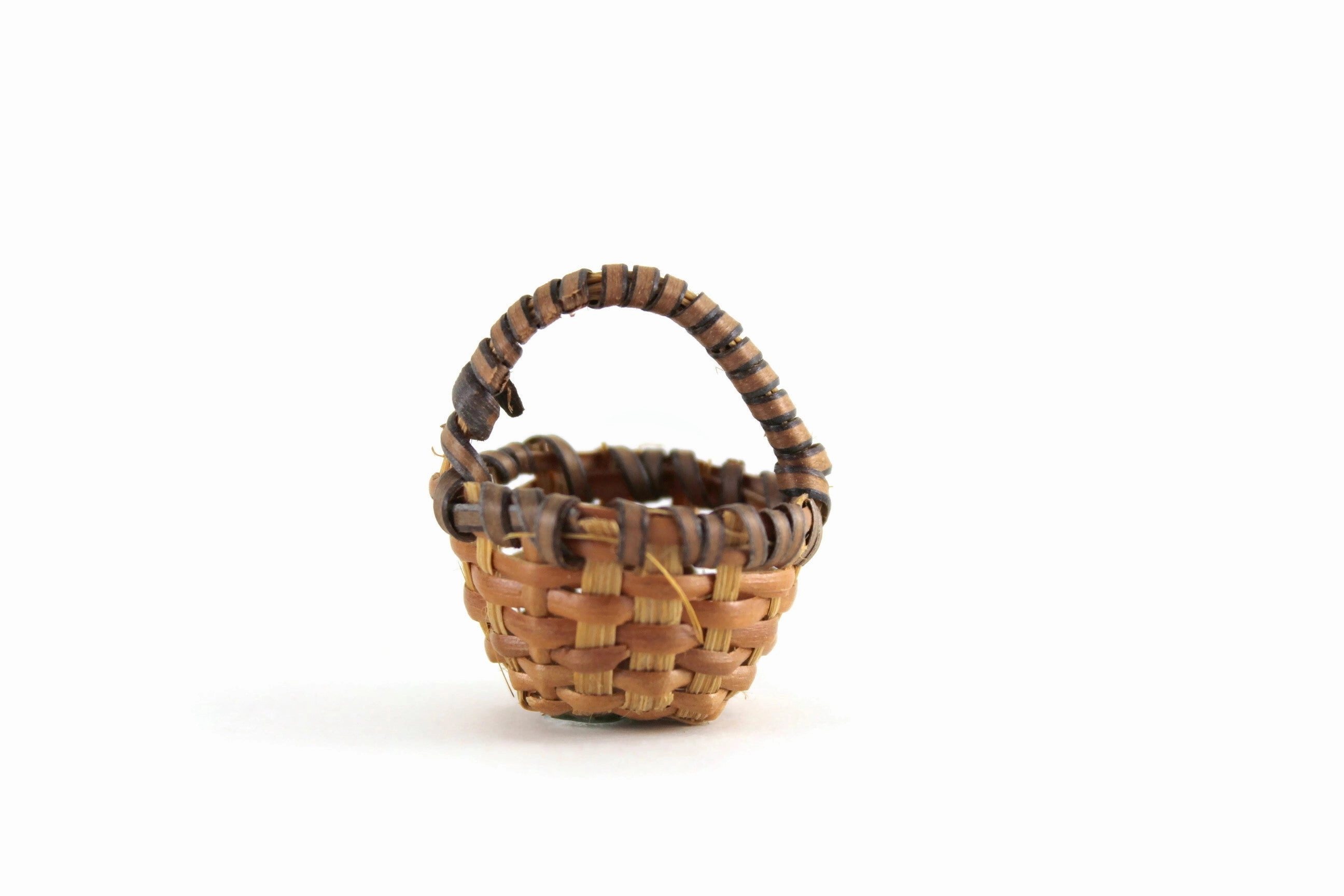 Vintage 1:12 Miniature Dollhouse Wicker Basket with Handle