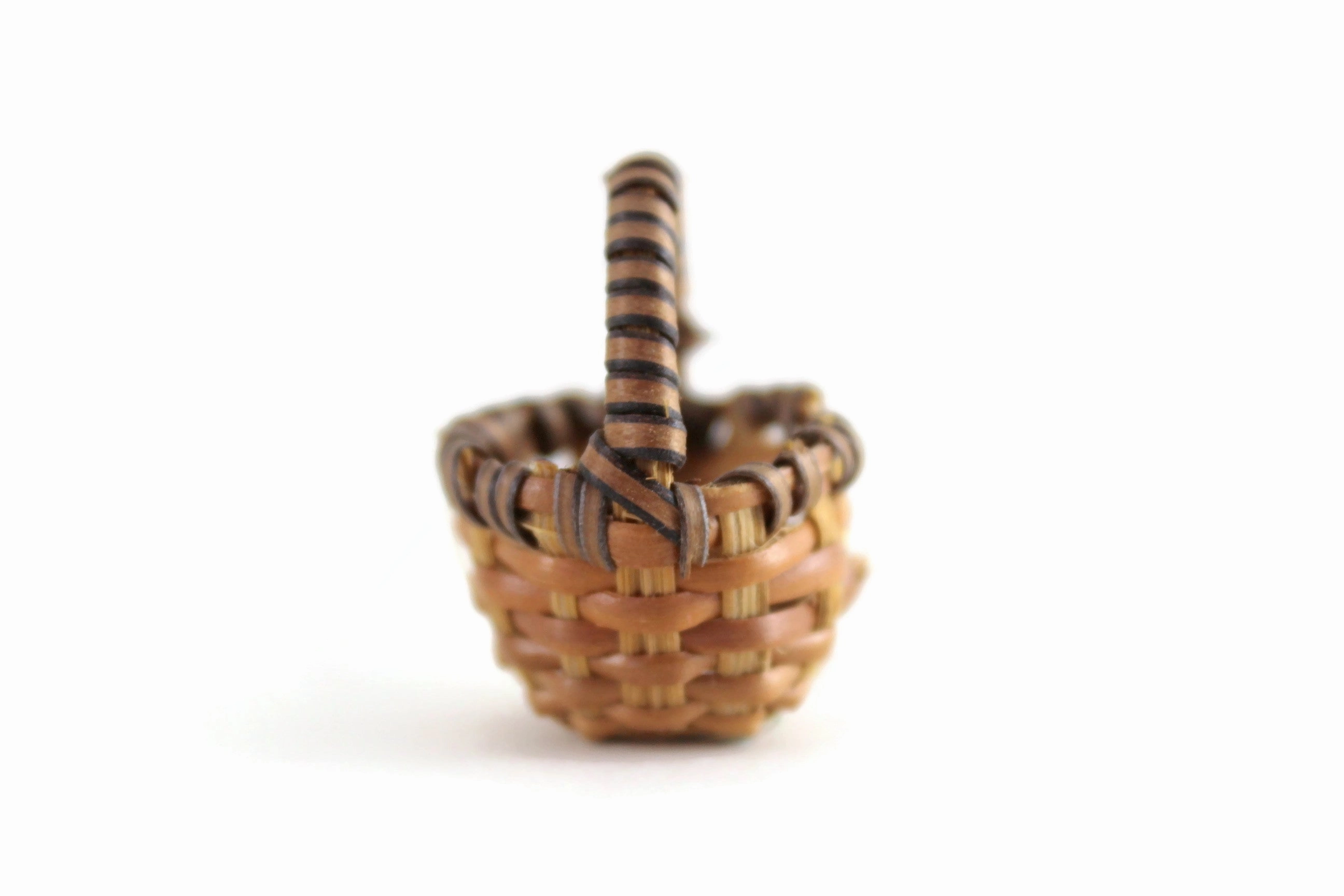 Vintage 1:12 Miniature Dollhouse Wicker Basket with Handle