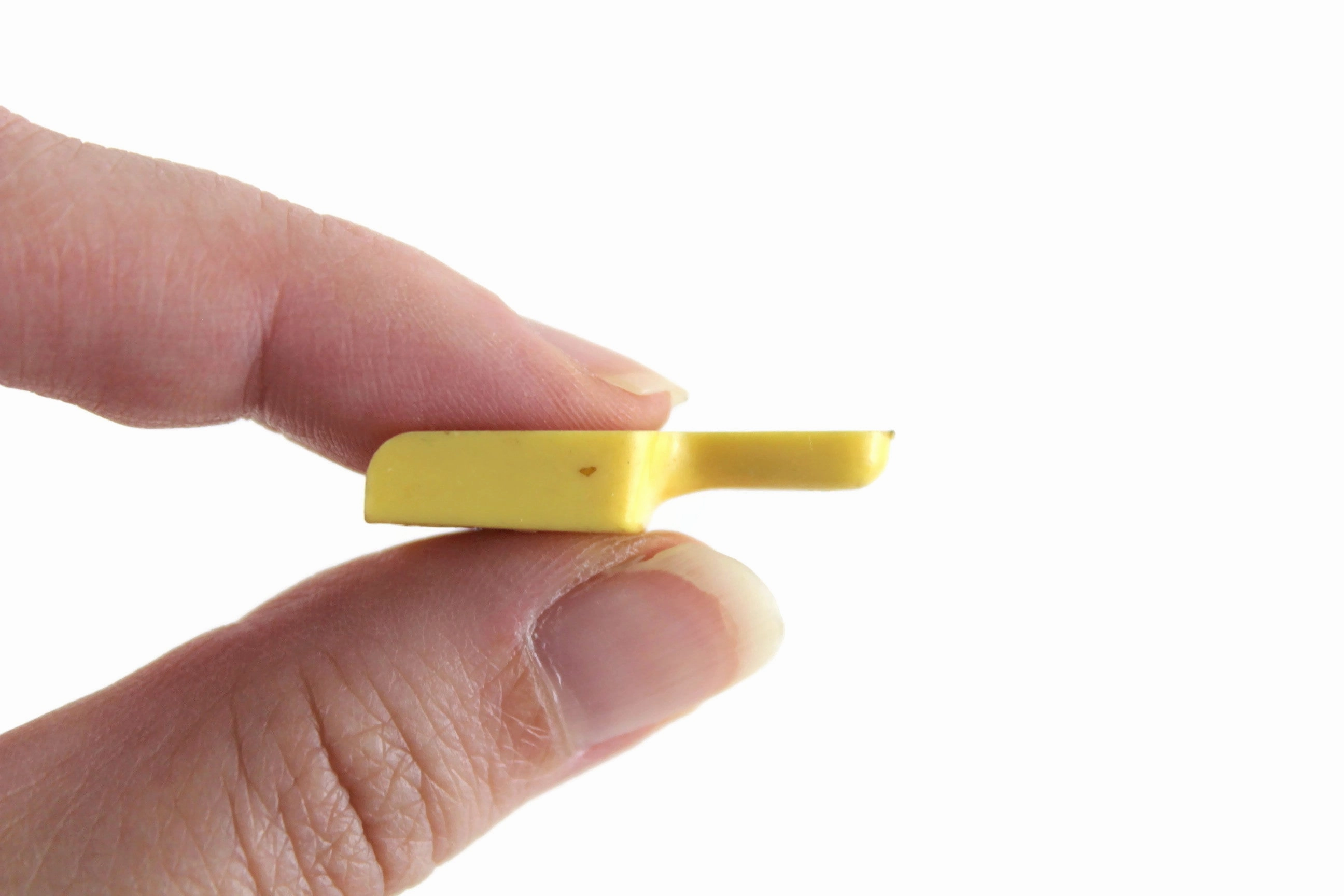 Vintage 1:16 Miniature Dollhouse Yellow Plastic Renwal Dustpan