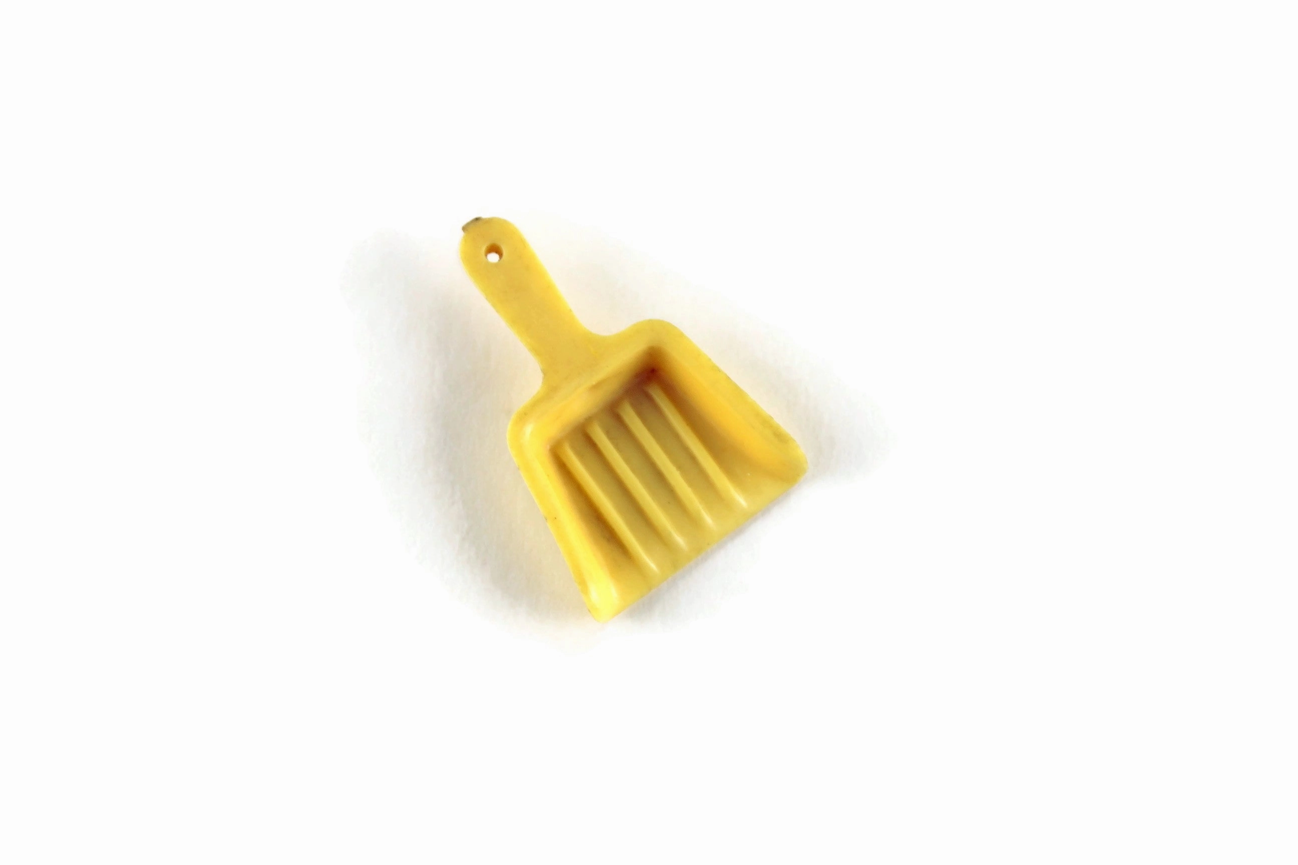 Vintage 1:16 Miniature Dollhouse Yellow Plastic Renwal Dustpan