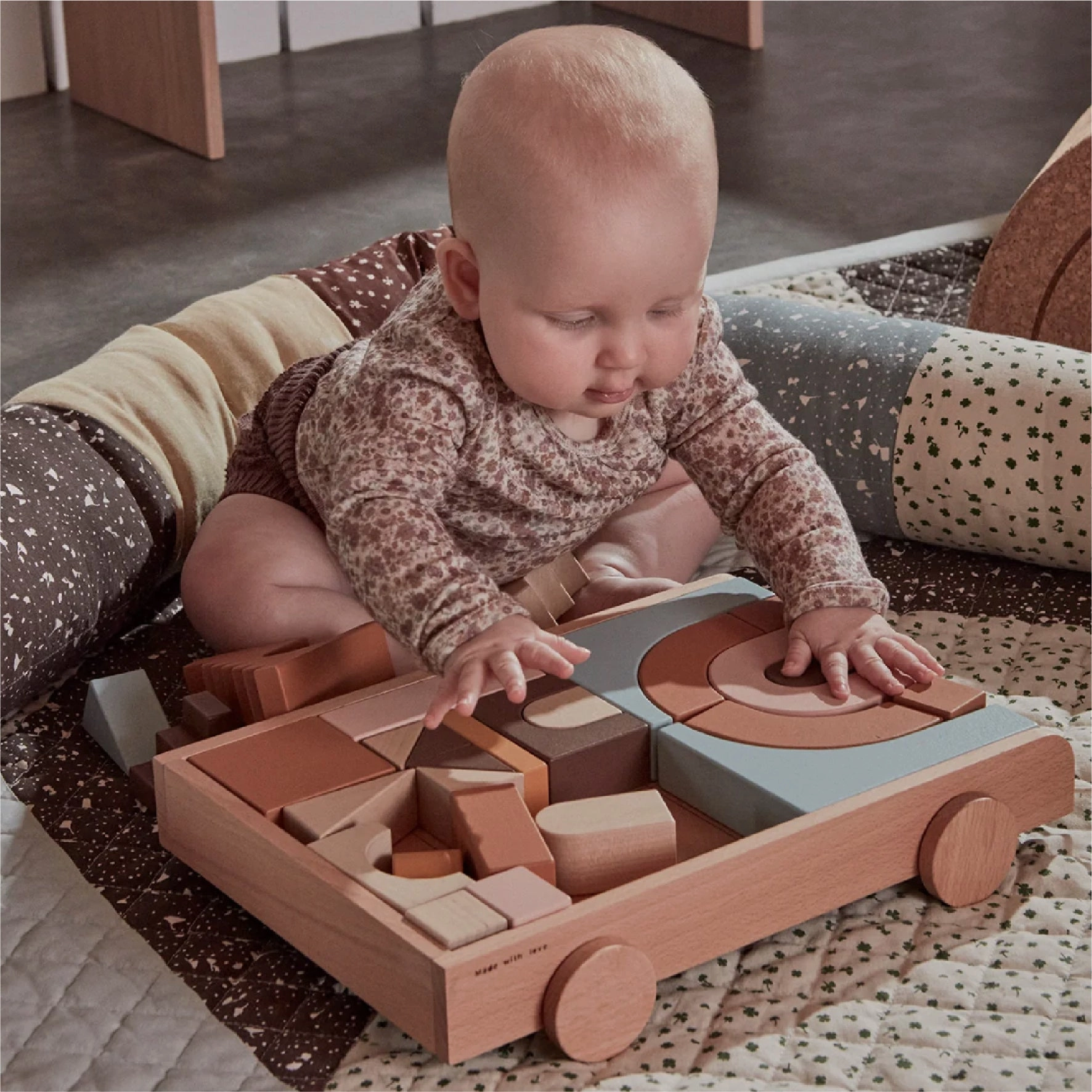 Wooden Rainbow Wagon With Blocks 小孩學習積木